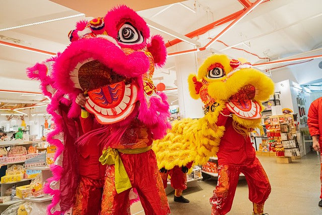 Lion dancers in Pearl River Mart at Chelsea Market