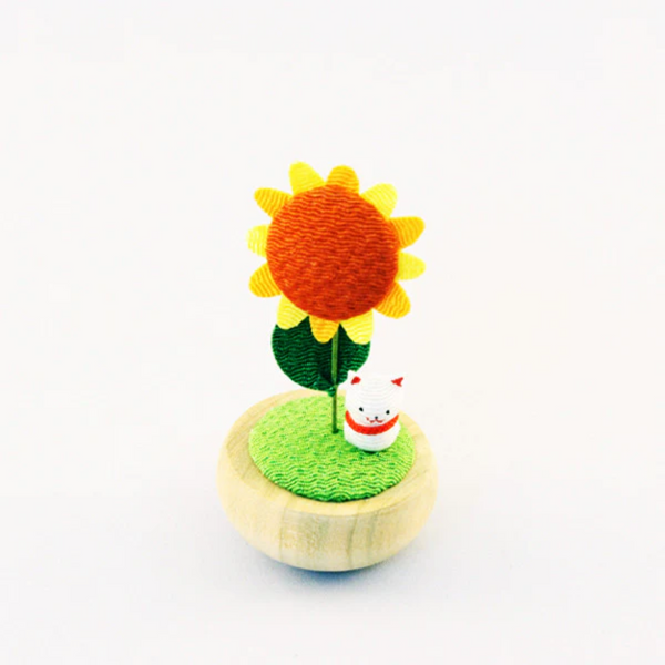 Yura Yura Sunflower Cat figurine